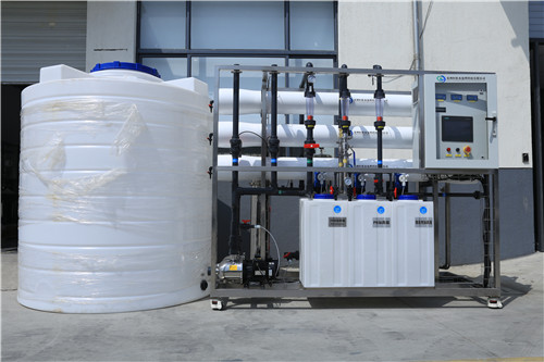 超纯水设备厂家：使用超纯水设备有哪些优势